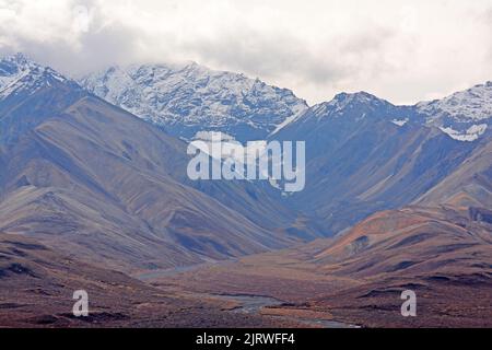 Montagnes dans le parc national Denali en Alaska Banque D'Images