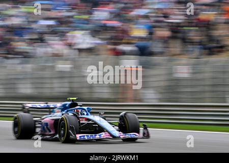 Spa, Belgique. 26th août 2022. Esteban Ocon, pilote français alpin du BWT, photographié lors d'une séance d'entraînement au Grand Prix F1 de Belgique, à Spa-Francorchamps, le vendredi 26 août 2022. Le Grand Prix de Formule 1 Spa-Francorchamps a lieu ce week-end, de 26 août à 28 août. BELGA PHOTO DIRK WAEM crédit: Belga News Agency/Alay Live News Banque D'Images