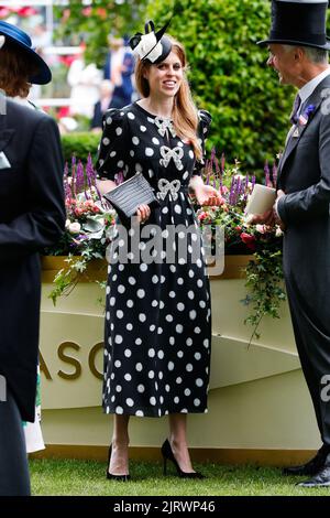 Ascot, Royaume-Uni. 25th août 2022. Princesse Beatrice, Mme Edoardo Mapelli Mozzi, Royal Ascot 2022. La fille du prince Andrew, duc de York, et Sarah, duchesse de York ont assisté à Royal Ascot 2022 avec les autres membres de la famille royale Credit: Independent photo Agency/Alay Live News Banque D'Images