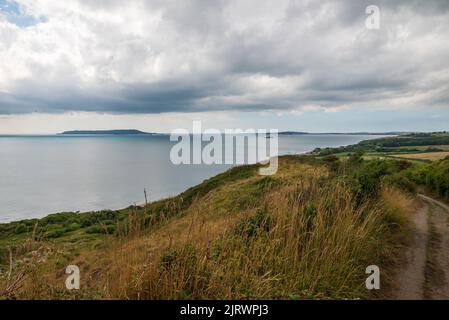 Vue sur Ringstead Bay et Weymouth Bay vers l'île de Portland, Dorset, Angleterre, Royaume-Uni Banque D'Images