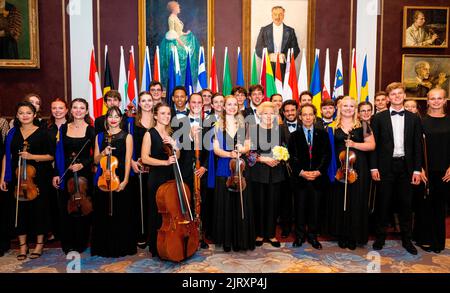 Amsterdam, Niederlande. 26th août 2022. Princesse Beatrix des pays-Bas au Koninklijk Concertgebouw à Amsterdam, sur 26 août 2022, pour assister au concert de l'Orchestre de la Jeunesse de l'Union européenne, c'est la 30th fois que l'orchestre se produit au Concertgebouw avec des membres de toute l'Union européenne, Princesse Beatrix est l'orchestre patroness Credit: Albert Nieboer/pays-Bas OUT/point de vue OUT/dpa/Alamy Live News Banque D'Images