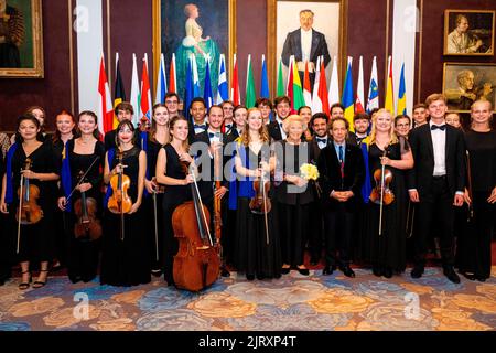 Amsterdam, Niederlande. 26th août 2022. Princesse Beatrix des pays-Bas au Koninklijk Concertgebouw à Amsterdam, sur 26 août 2022, pour assister au concert de l'Orchestre de la Jeunesse de l'Union européenne, c'est la 30th fois que l'orchestre se produit au Concertgebouw avec des membres de toute l'Union européenne, Princesse Beatrix est l'orchestre patroness Credit: Albert Nieboer/pays-Bas OUT/point de vue OUT/dpa/Alamy Live News Banque D'Images