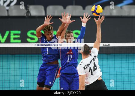 Barthélémy Chinenyeze, Trevor Clevenot (France) ; Moritz Karlitzek (Allemagne). Championnat du monde de volleyball 2022. Banque D'Images