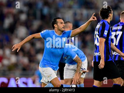 Rome, Italie. 26th août 2022. Pedro du Latium célèbre son but lors d'un match de football de série A entre Lazio et FC Inter à Rome, Italie, le 26 août 2022. Credit: Augusto Casasoli/Xinhua/Alamy Live News Banque D'Images