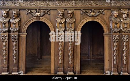 Lambris en bois sculpté de mobilier ancien Banque D'Images