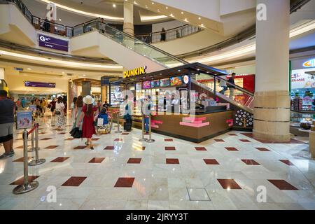 KUALA LUMPUR, MALAISIE - VERS JANVIER 2020 : Dunkin' Donuts au centre commercial Suria KLCC de Kuala Lumpur. Banque D'Images