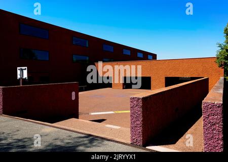 Bâtiment de l'école primaire Hinter Gärten bâtiment de l'école à Riehen, canton de Bâle ville, Suisse. Banque D'Images