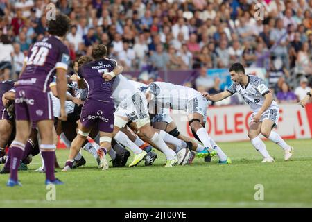 Angoulême, France. 26th août 2022. Mêlée pour vannes et Hugo Zabalza lors du championnat français de rugby Pro D2 match entre Soyaux-Angoulême XV et RC vannes sur 26 août 2022 au stade Chanzy d'Angoulême, France - photo Damien Kilani / DK Prod / DPPI crédit: DPPI Media / Alay Live News Banque D'Images