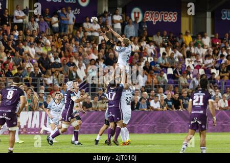 Angoulême, France. 26th août 2022. Line Out for Eric Marks of vannes lors du match de rugby Pro D2 du championnat français entre Soyaux-Angoulême XV et RC vannes sur 26 août 2022 au stade Chanzy d'Angoulême, France - photo Damien Kilani / DK Prod / DPPI crédit: DPPI Media / Alay Live News Banque D'Images