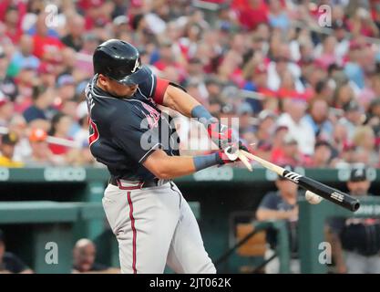 St Louis, États-Unis. 26th août 2022. St. Louis, États-Unis. 26th août 2022. Les braves d'Atlanta Austin Riley balance sa batte lors du premier repas contre les cardinaux de Saint Louis au stade Busch de Saint Louis vendredi, 26 août 2022. Photo par Bill Greenblatt/UPI crédit: UPI/Alamy Live News crédit: UPI/Alamy Live News Banque D'Images