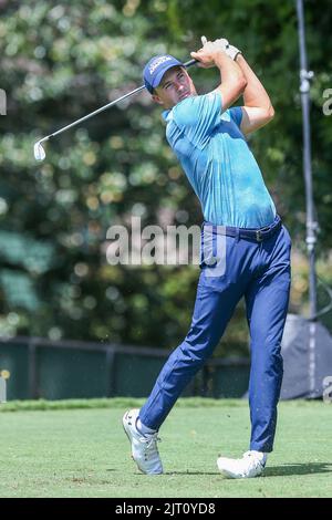 Atlanta, Géorgie, États-Unis. 26th août 2022. Jordan Spieth débarque du 2nd trous lors du deuxième tour du championnat DE TOUR au club de golf d'East Lake. (Image de crédit : © Debby Wong/ZUMA Press Wire) Banque D'Images