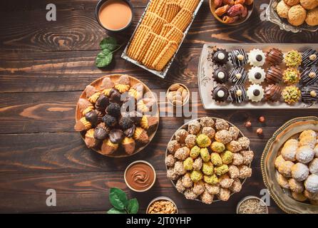 Cuisine arabe; biscuits pour la célébration de la fête islamique El-Fitr. (La fête qui vient après le Ramadan). Banque D'Images