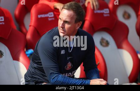 Mike Dodds, entraîneur de la première équipe de Sunderland, lors du match de championnat Sky Bet entre Sunderland et Norwich City au stade de Light, Sunderland, le samedi 27th août 2022. (Crédit : Michael Driver | MI News) crédit : MI News & Sport /Alay Live News Banque D'Images