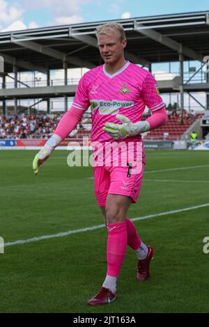 Jonathan Mitchell, gardien de Doncaster Rovers, lors de la première moitié du match de la Sky Bet League 2 entre Northampton Town et Doncaster Rovers au PTS Academy Stadium, Northampton, le samedi 27th août 2022. (Credit: John Cripps | MI News) Credit: MI News & Sport /Alay Live News Banque D'Images