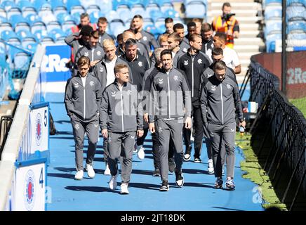 Les Rangers arrivent pour le match Cinch Premiership au stade Ibrox, à Glasgow. Date de la photo: Samedi 27 août 2022. Banque D'Images