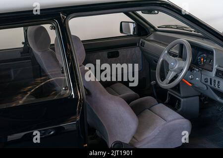 Photo du dossier datée du 26/08/22 de l'Escort RS Turbo 1985 de Ford, qui appartenait auparavant à Diana, princesse de Galles, au circuit de course de Silverstone près de Towcester, Northamptonshire, où elle s'est vendue aux enchères samedi pour 650 000 £. Date de publication : samedi 27 août 2022. Banque D'Images