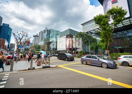 SINGAPOUR - VERS JANVIER 2020 : vue sur la rue de Singapour. Banque D'Images