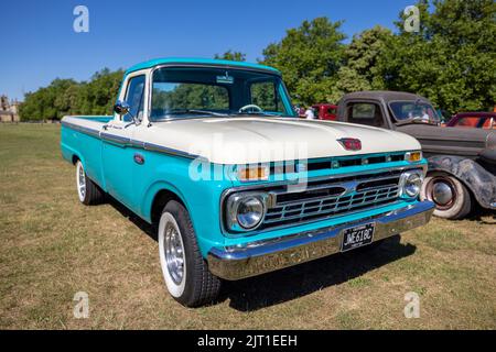 1965 Ford F-100 « JWE 618C » exposé au rassemblement American Auto Club des Giants, tenu au Palais de Blenheim le 10th juillet 2022 Banque D'Images