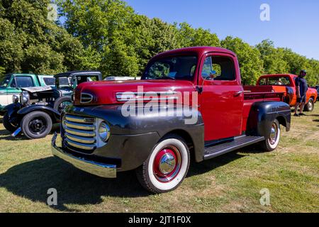 1948 camionnette Ford F-1 V8 « XBV 116 » exposée au American Auto Club Rally of the Giants, qui s'est tenu au Palais de Blenheim le 10th juillet 2022 Banque D'Images