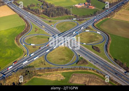 Photo aérienne, autoroute jonction Lotte / Osnabrück, autoroute A1 et autoroute A30, Lotte, pays de Tecklenburger, Rhénanie-du-Nord-Westphalie, Allemagne, autoroute, fre Banque D'Images