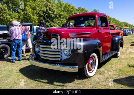 1948 camionnette Ford F-1 V8 « XBV 116 » exposée au American Auto Club Rally of the Giants, qui s'est tenu au Palais de Blenheim le 10th juillet 2022 Banque D'Images