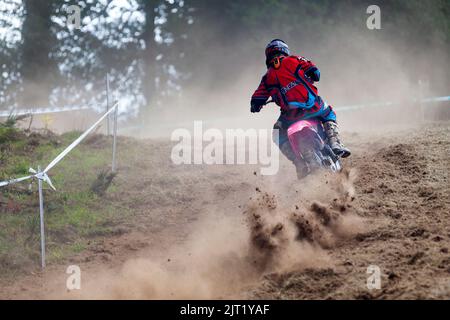 Pleyber-Christ, France - août 26 2022 : compétition de motard dans le Trophée Gibeau organisée pendant l'Armoricaine TT, un événement sportif avec accès libre Banque D'Images