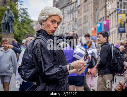 Drag Queens, Edinburgh Festival Fringe Performers spectacles publicitaires sur le Royal Mile, Édimbourg, Écosse © Clarissa Debenham / Alamy Banque D'Images