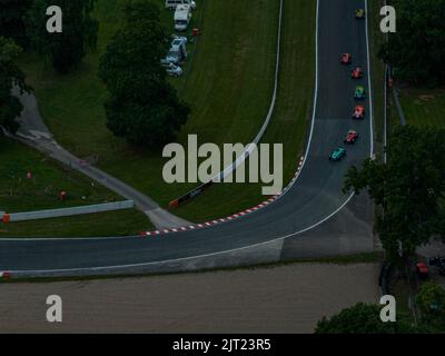 Photos aériennes d'Oulton Park Raceay Cheshire pendant les États-Unis Autoshow Auto Show Drone Birds Eye View de l'Air Nascar Banque D'Images