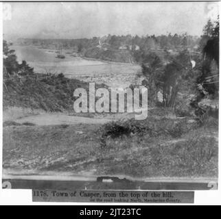 Ville de Casper, à partir du haut de la colline, sur la route vers le nord, dans le comté de Mendocino Banque D'Images
