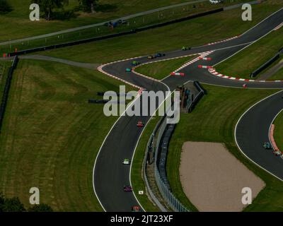 Photos aériennes d'Oulton Park Raceay Cheshire pendant les États-Unis Autoshow Auto Show Drone Birds Eye View de l'Air Nascar Banque D'Images