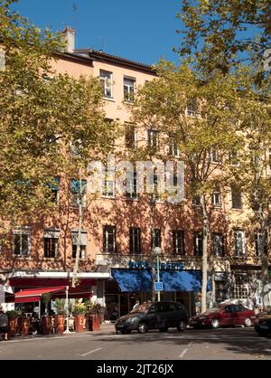 Vue sur la rue, Croix Rousse, Lyon, Rhône, Rhône-Alpes, France. Croix Rousse était le centre de l'industrie de la soie à Lyon. Banque D'Images