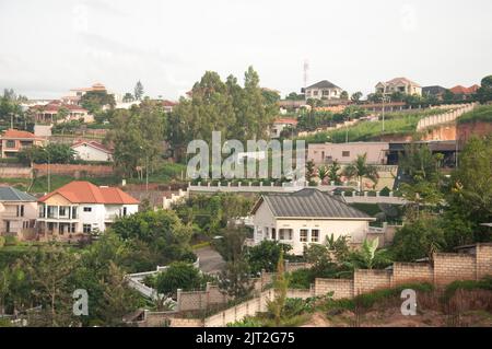 Banlieue de Kigali, Kigali, Rwanda. De nouvelles maisons sont en cours de construction dans la banlieue de Kigali, la capitale du Rwanda. Banque D'Images