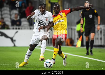 Jeremy DOKU de Rennes et Deiver MACHADO de Lens lors du championnat français Ligue 1 match de football entre RC Lens et Stade Rennais (Rennes) sur 27 août 2022 au stade Bolaert-Delelis de Lens, France - photo Matthieu Mirville / DPPI Banque D'Images