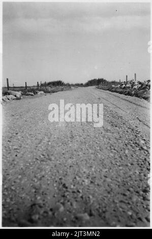 Pistes pour camions. Springfield-Big Butte Road comme il apparaît après la fin. Banque D'Images