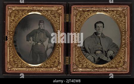 Deux portraits d'un soldat non identifié à l'Union européenne homogène et uniforme zouave avec baïonnette et la gaine, couteau Bowie, et Smith et Wesson revolver Banque D'Images