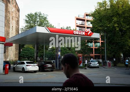 Une station-service d'Orlen est vue dans le quartier de Praga à Varsovie, en Pologne, le 26 août 2022. La Pologne est l'un des pays de l'UE avec la plus forte hausse des prix de l'essence depuis le début de l'invasion russe de l'Ukraine avec des prix ayant augmenté de plus de 35 pour cent. (Photo de Jaap Arriens / Sipa USA) Banque D'Images