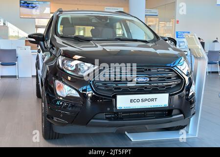 Gdansk, Pologne - 27 août 2022: Nouveau modèle de SUV éco-sport Ford présenté dans la salle d'exposition de voiture de Gdansk Banque D'Images