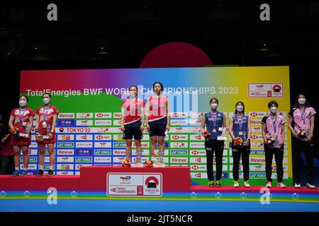 Tokyo, Japon. 28th août 2022. Médaillés d'or Chen Qingchen(3rd L)/Jia Yifan(4th L) de Chine, médaillés d'argent Kim SO Yeong(2nd L)/Kong Hee Yong(1st L) de Corée du Sud, médaillés de bronze Matsumoto Mayu(4th R)/Nagahara Wakana(3rd R) Du Japon et Puttita Supajirakul(1st R)/Sapsiree Taerattanachai de Thaïlande posent sur le podium pour les doubles féminins aux Championnats du monde 2022 du BWF à Tokyo, au Japon, le 28 août 2022. Credit: Zhang Xiaoyu/Xinhua/Alay Live News Banque D'Images