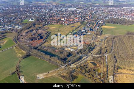 Photographie aérienne, déblayer le tas à la rivière Werse et zone industrielle Zeche Westfalen avec extension de Bergamtsstraße, Ahlen, région de Ruhr, Rhénanie-du-Nord-Ouest Banque D'Images