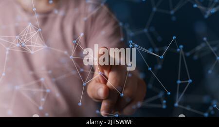 Un réseau numérique rendu en 3D planait dans la main de l'homme Banque D'Images
