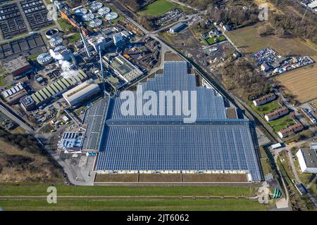 Vue aérienne, usine de traitement des eaux usées d'Emschergenossenschaft Bottrop, site de construction et nouveau bâtiment solaire thermique des boues d'épuration séchage avec le solaire ro Banque D'Images