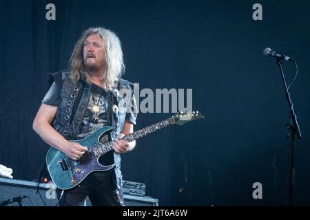 Trondheim, Norvège. 06th, août 2022. Le groupe norvégien de rock glam Wig WAM joue un concert à Trondheim Spektrum à Trondheim. Ici, le guitariste Teeny est vu en direct sur scène. (Crédit photo: Gonzales photo - Tor Atle Kleven). Banque D'Images