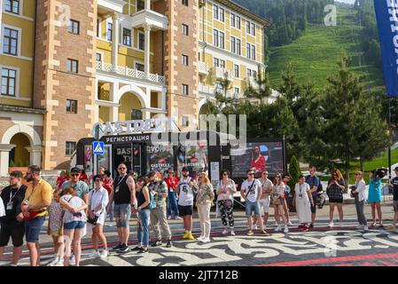 Les gens au Gatreet Food Festival annuel. Sotchi, Russie 6 juin 2022. Banque D'Images