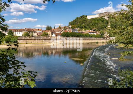 Der Fluss Doubs und die Zitadelle von Besançon, Bourgogne-Franche-Comté, Frankreich, Europa | Doubs et la Citadelle de Besançon, Bourgogne-FRA Banque D'Images