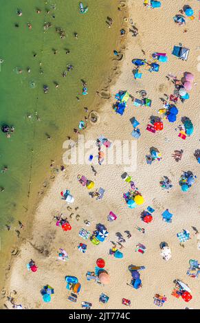 Baigneurs de photos aériennes dans le lac d'argent Haltern près de Sythen, se précipitent à l'eau turquoise à plus de 30 degrés, Lehmbraken, Haltern am See, région de Ruhr, non Banque D'Images