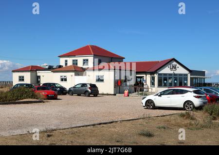 La fin de la ligne restaurant et la gare pour le Romney, Hythe et Dymchurch Railway à Dungeness Kent Royaume-Uni Banque D'Images