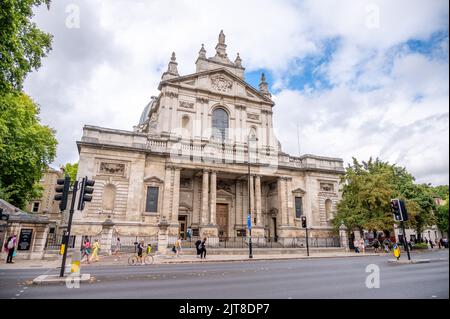 Londres, Royaume-Uni - 24 août 2022 : vue sur l'église oratoire de Brompton à Knightsbridge à Londres Banque D'Images