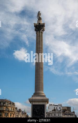 Londres, Royaume-Uni - 24 août 2022: Lord Nelson colonne dans la ville de Londres, Angleterre, Grande-Bretagne Banque D'Images