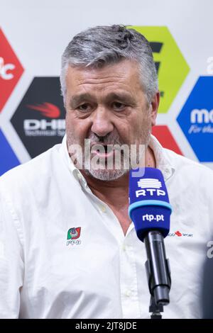 28 août 2022. Odivelas, Portugal. Mario Gomes, entraîneur en chef du Portugal, en action pendant le match pour la coupe d'Europe de la FIBA (Groupe F), Portugal contre Chypre © Alexandre de Sousa/Alay Live News Banque D'Images