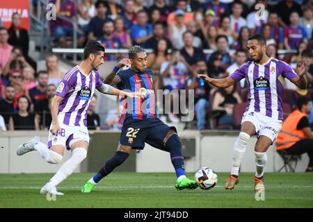 Barcelone, Espagne. 28th août 2022. BARCELONE, ESPAGNE - AOÛT 28 : Raphinha du FC Barcelone passe le ballon lors du match de la Liga entre le FC Barcelone et le Real Valladolid CF à Barcelone sur 28 août 2022, au stade Spotify Camp Nou, en Angleterre. (Photo de Sara Aribó/PxImages) crédit: PX Images/Alamy Live News Banque D'Images